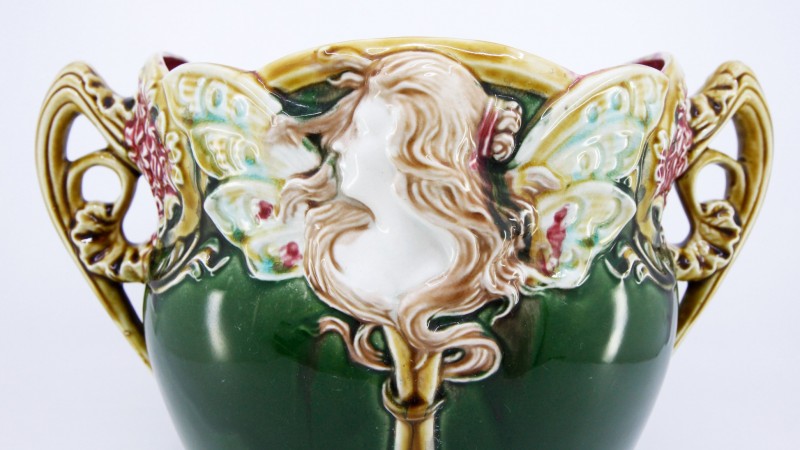 Cache-pot Art Nouveau, Onnaing - Femme papillon, modèle "Biarritz", vers 1900