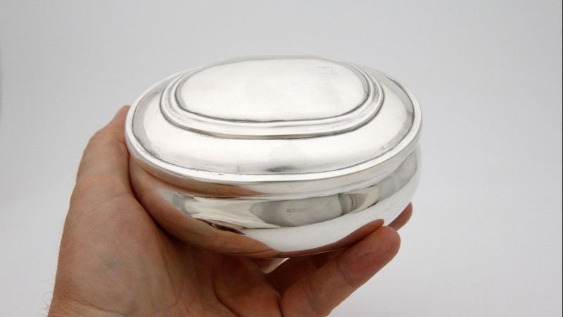 Grande boîte en argent uni, Zurich vers 1740 - Hans-Rudolf Manz (1713-1790), reçu maître en 1734