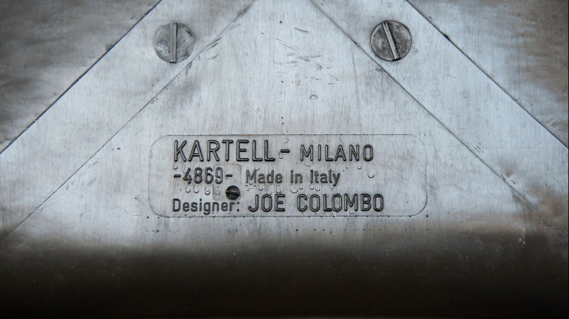 Suite de quatre chaises Universale 4869 - Joe Colombo pour Kartell, édition de juin 1973