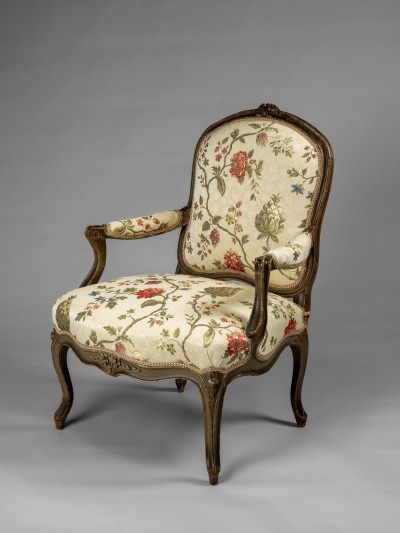 Fauteuil à la Reine à dossier cintré, estampillé Delanois - Louis Delanois (1731-1792, reçu maître en 1761)