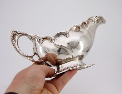 Saucière rocaille en argent massif - Suède, vers 1900
