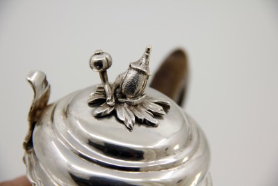 Grande verseuse en argent, Augsbourg vers 1760 - Johann Georg Kloss, reçu maître en 1738