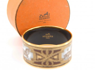 Bracelet Hermès *Grand Apparat* - Email imprimé et métal plaqué or, vers 1980