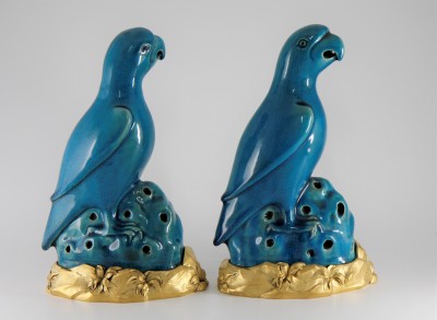 Perroquets en porcelaine de Chine - Monture en bronze doré par A. Risler & Carré, Paris vers 1900