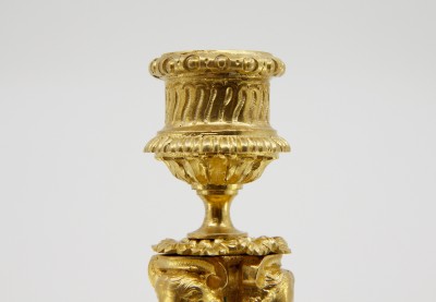 Flambeau en bronze doré de style Louis XVI - fin XIXe, d'après un modèle de Dugourc