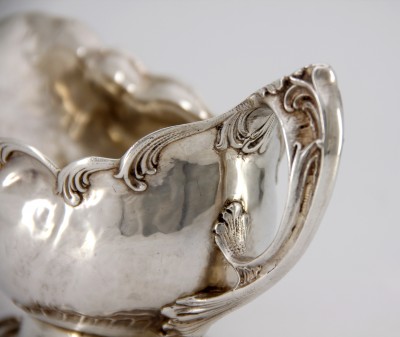 Saucière rocaille en argent massif - Suède, vers 1900