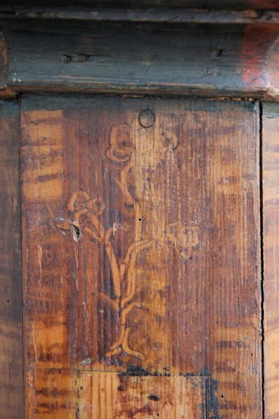 Petite armoire peinte - Suisse, début du XIXe