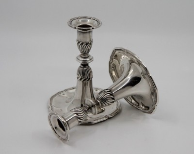 Paire de petits flambeaux trompette - Berne, Pochon Frères, XXe