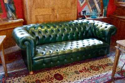 Canapé Chesterfield - Trois places, cuir vert anglais