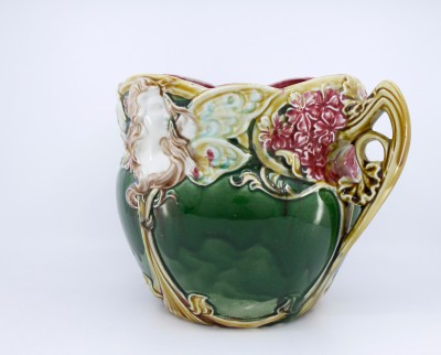 Cache-pot Art Nouveau, Onnaing - Femme papillon, modèle "Biarritz", vers 1900