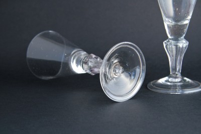 Paire de verres à jambe, XVIIIe siècle