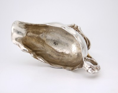 Saucière rocaille en argent massif - Suède, vers 1900