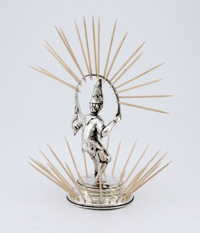 Porte cure-dents *Acrobate au cerceau* - Suisse ou Allemagne, vers 1840