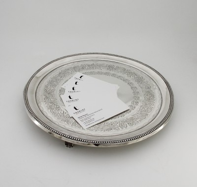 Plateau rond tripode en argent - Porto, vers 1790