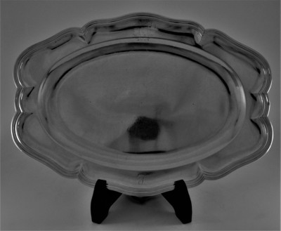 Plat ovale, Paris 1758-1759 - Orfèvre Nicolas-Clément Vallières