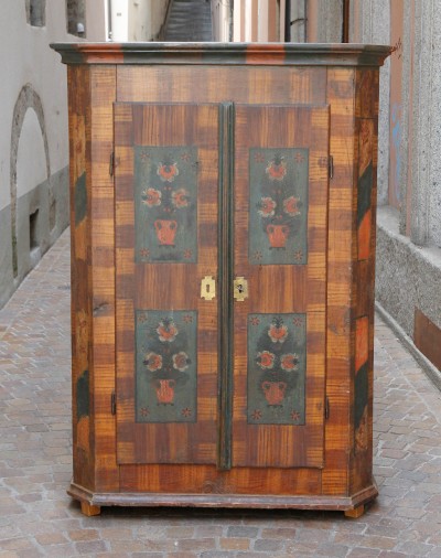 Petite armoire peinte - Suisse, début du XIXe