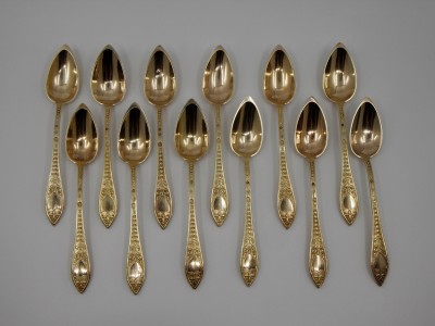 12 cuillères en vermeil dans leur écrin - J.-B. Landry, Paris entre 1826 et 1833