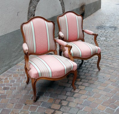 Paire de fauteuils à la Reine d'époque Louis XV - Estampille de François CANOT — Lyon, vers 1760