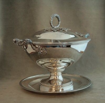 Grande soupière en argent - Paris, 1819-1838