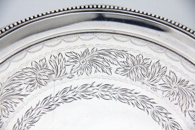 Plateau rond tripode en argent - Porto, vers 1790