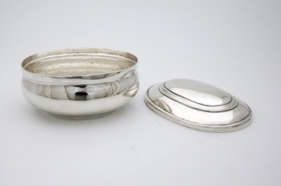 Grande boîte en argent uni, Zurich vers 1740 - Hans-Rudolf Manz (1713-1790), reçu maître en 1734