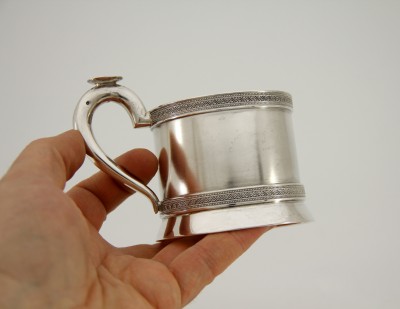 Porte-verre en argent, Saint-Pétersbourg - Frères Grachev, vers 1900 — Frise de triangles