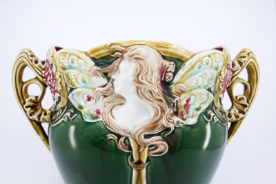 Cache-pot Art Nouveau, Onnaing - Femme papillon, modèle "Biarritz", vers 1900