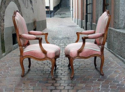 Paire de fauteuils à la Reine d'époque Louis XV - Estampille de François CANOT — Lyon, vers 1760