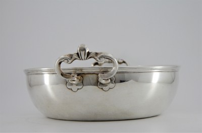 Plat rond creux à anses armorié (Horngacher) - Genève, François Barbier, 1760-1762