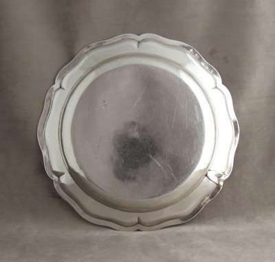 Plat en argent massif, XVIIIe siècle - J.-P. Alquier, Genève, 1770-1773 ou 1776-1778