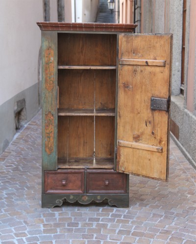 Petite armoire peinte - Suisse, début du XIXe