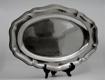 Grand plat de service en argent - Paris, 1768-1774