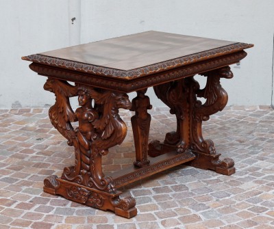 Table en éventail, style Renaissance - Paris, milieu du XIXe siècle