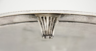 Plateau rond tripode en argent - Porto, vers 1790
