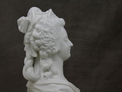 Marie-Antoinette, reine de France - Biscuit de Sèvres d'après Brachard, 1877