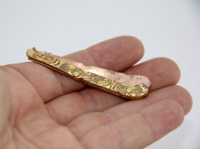 Nécessaire de châtelaine en cuivre doré - Angleterre, vers 1740