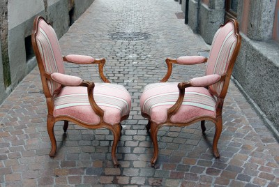 Paire de fauteuils à la Reine d'époque Louis XV - Estampille de François CANOT — Lyon, vers 1760