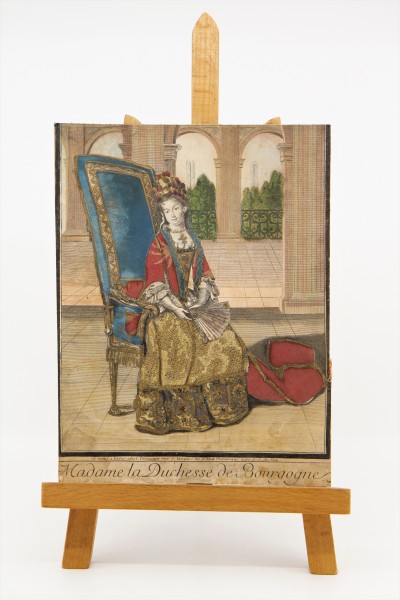 Estampe habillée, fin du XVIIe - La Duchesse de Bourgogne, chez Trouvain à Paris