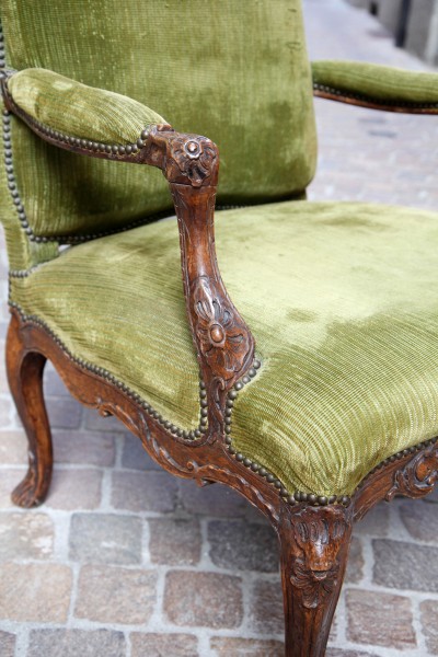 Fauteuil à la Reine à dossier plein, d'époque Louis XV - attribué à Louis Cresson (1706-1761)