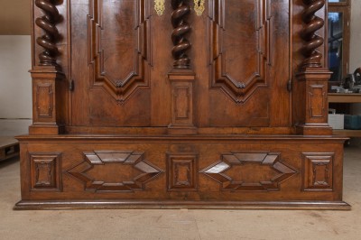 Armoire bâloise à colonnes torses - Bâle, fin du XVIIe siècle