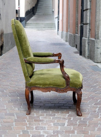 Fauteuil à la Reine à dossier plein, d'époque Louis XV - attribué à Louis Cresson (1706-1761)