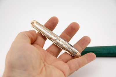 Couteau de voyage dit "à la Berge" en nacre, or et acier - Epoque Louis XV, entre 1756 et 1762