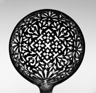 Grande cuillère à saupoudrer, Metz 1747-1748 - Orfèvre Jean Baucaire