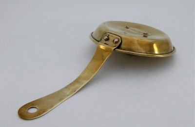 Bougeoir à main, XVIIIe siècle - Laiton et rivets de cuivre