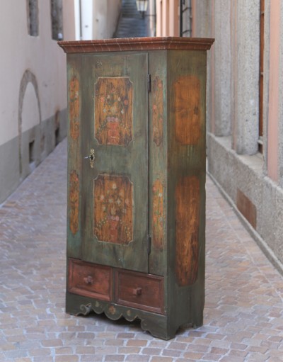 Petite armoire peinte - Suisse, début du XIXe