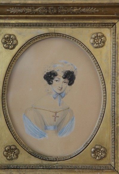 Portrait de jeune femme, vers 1835 - dans son cadre d'origine