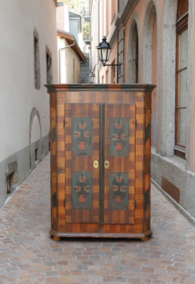 Petite armoire peinte - Suisse, début du XIXe