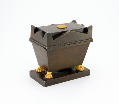 Encrier "Tombeau de l'Empereur" - Bronze,  époque Charles X