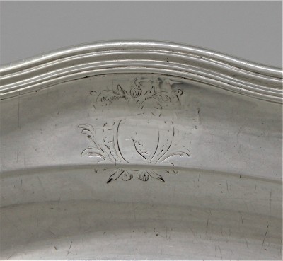 Plat ovale, Paris 1758-1759 - Orfèvre Nicolas-Clément Vallières