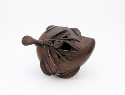 Brûle-encens *pêche de longévité*, vers 1850 - Bronze patiné, Chine dynastie Qing